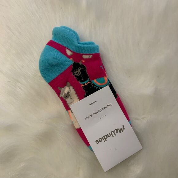 MeUndies Supima Cotton Pink Blue Llama ankle socks size Medium - Picture 1 of 3